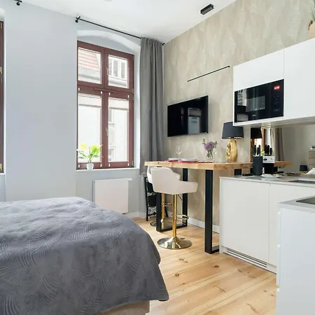 Klimatyczne Z Biurkiem W Poznaniu By Renters *