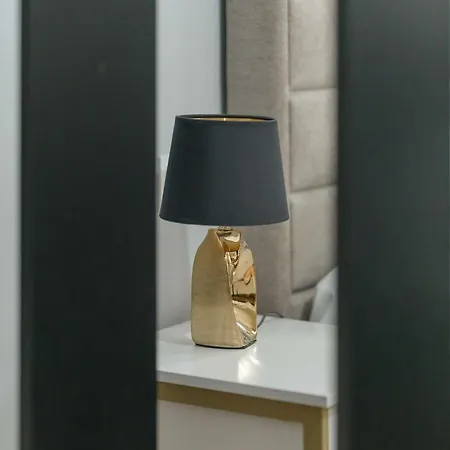 Klimatyczne Z Biurkiem W Poznaniu By Renters *